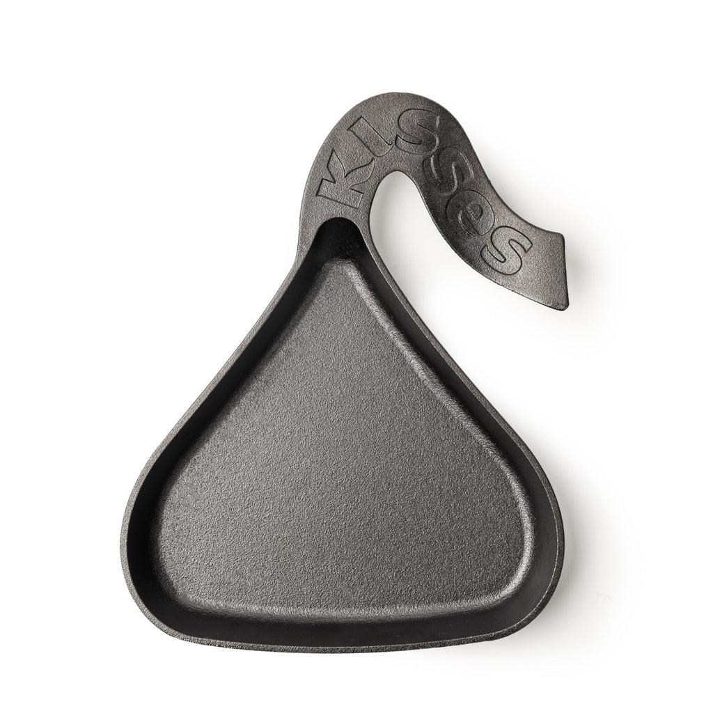 HERSHEY’S KISSES Seasoned Cast Iron KISSES Skillet