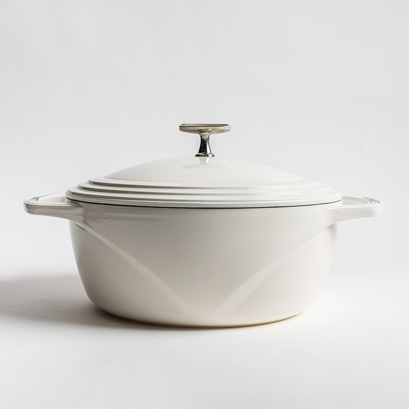 USA Enamel? Cast Iron Dutch Oven