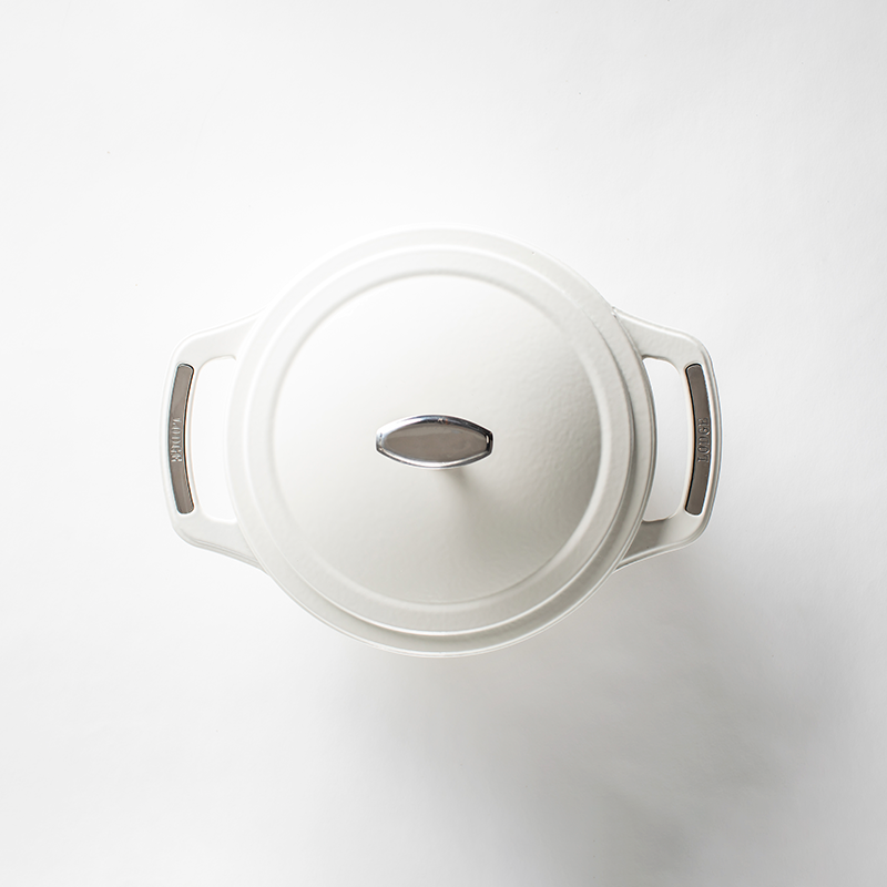 USA Enamel? Cast Iron Dutch Oven