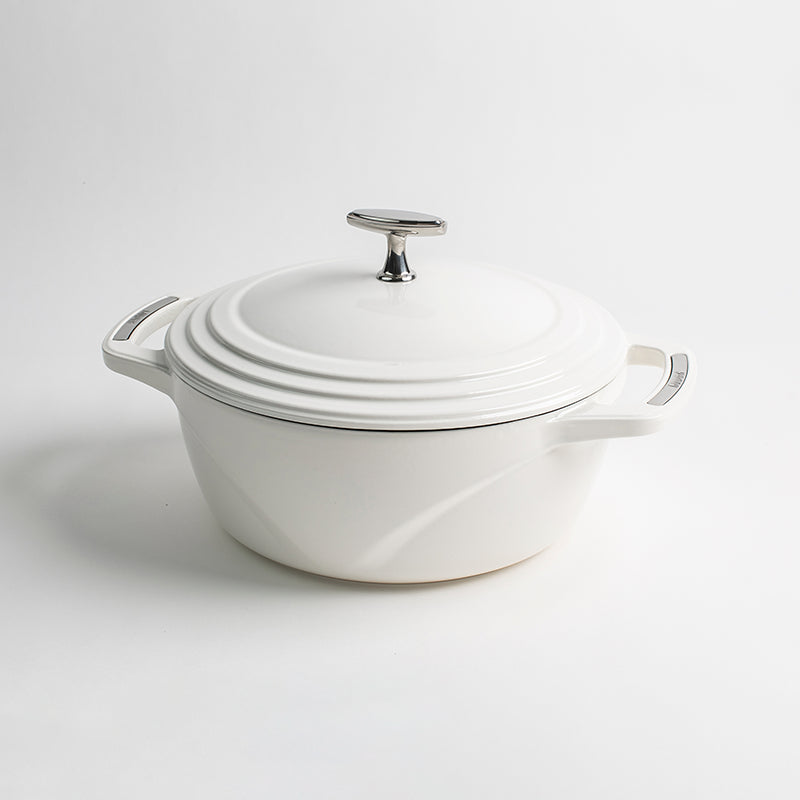 USA Enamel? Cast Iron Dutch Oven