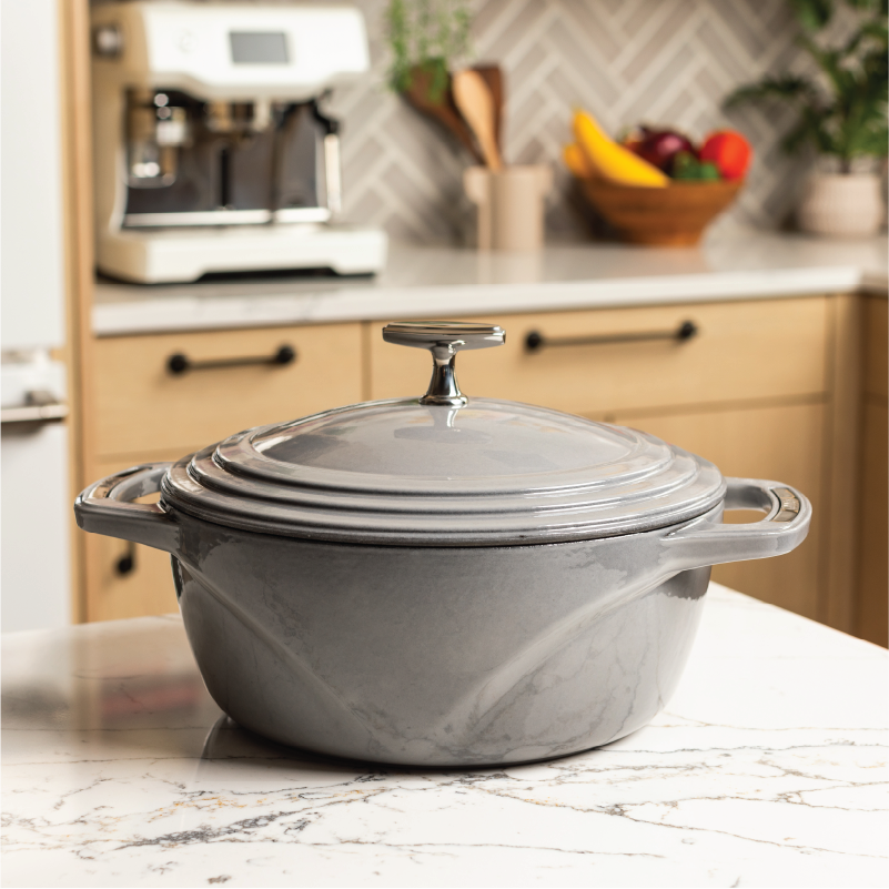 USA Enamel? Cast Iron Dutch Oven