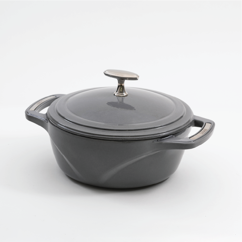 USA Enamel? Cast Iron Dutch Oven